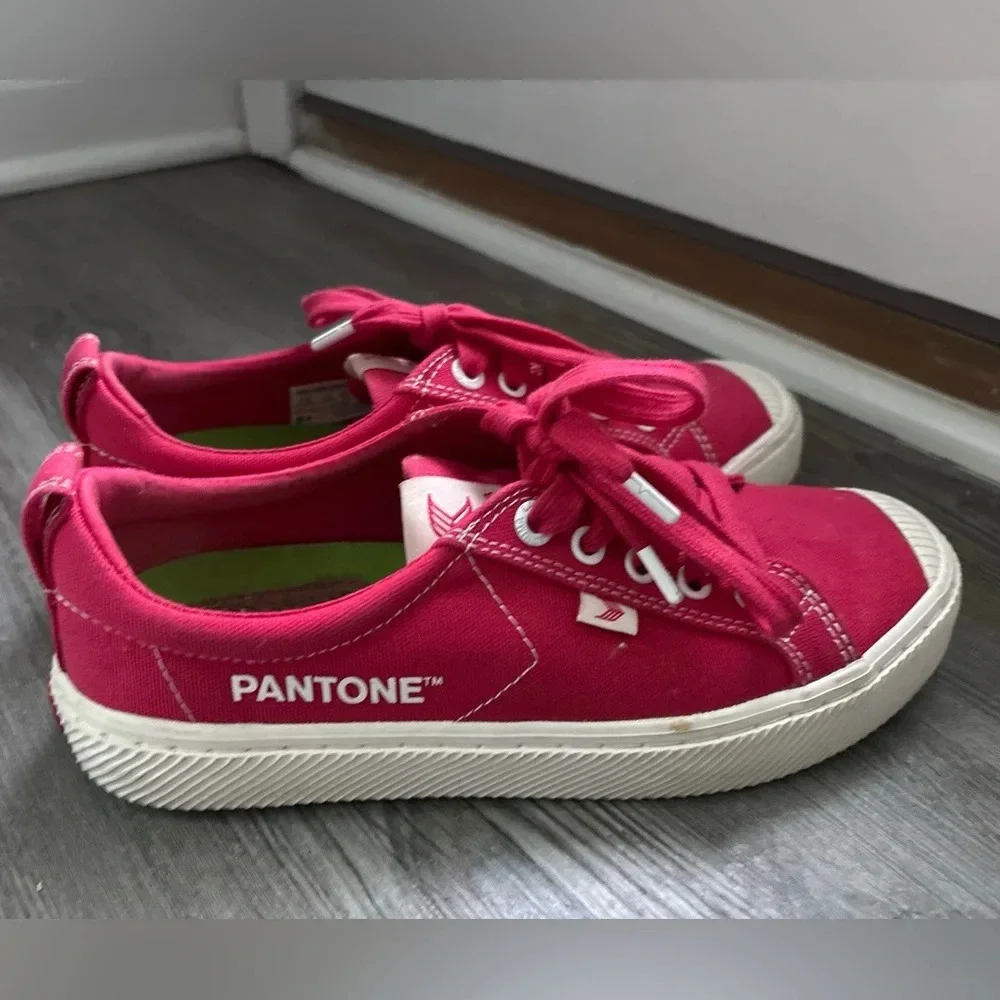 Cariuma OCA Low Pantone Magenta Canvas Sneakers Sz 7.5 - Picture 4 of 8